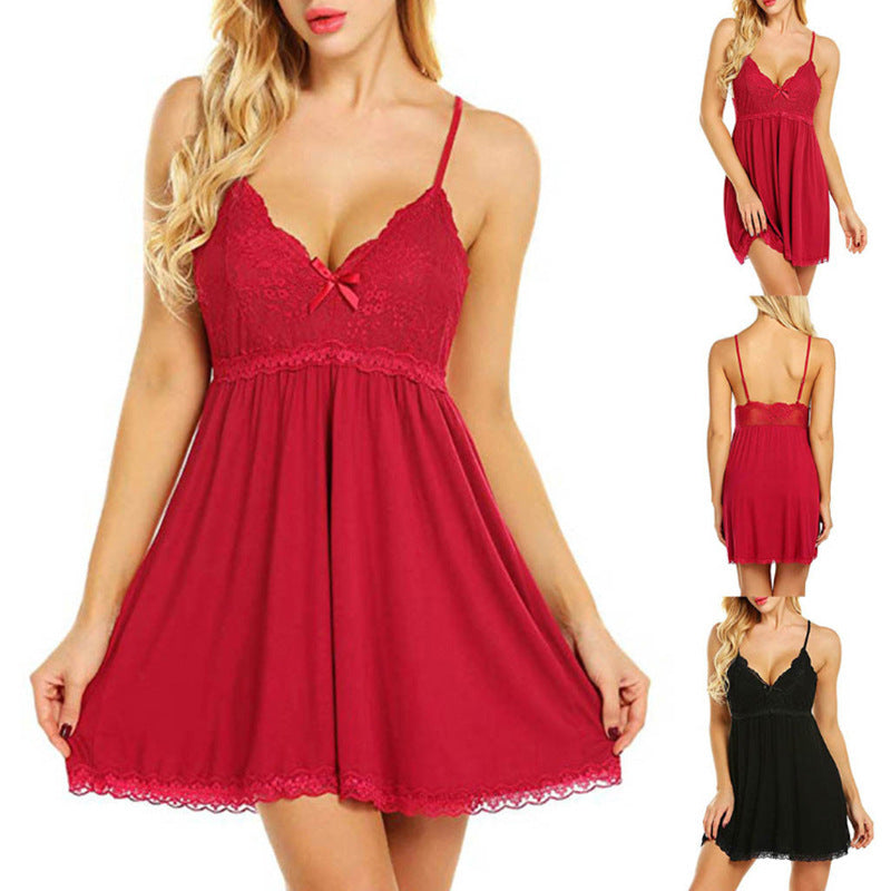 Vestido con tirantes de lencería de encaje