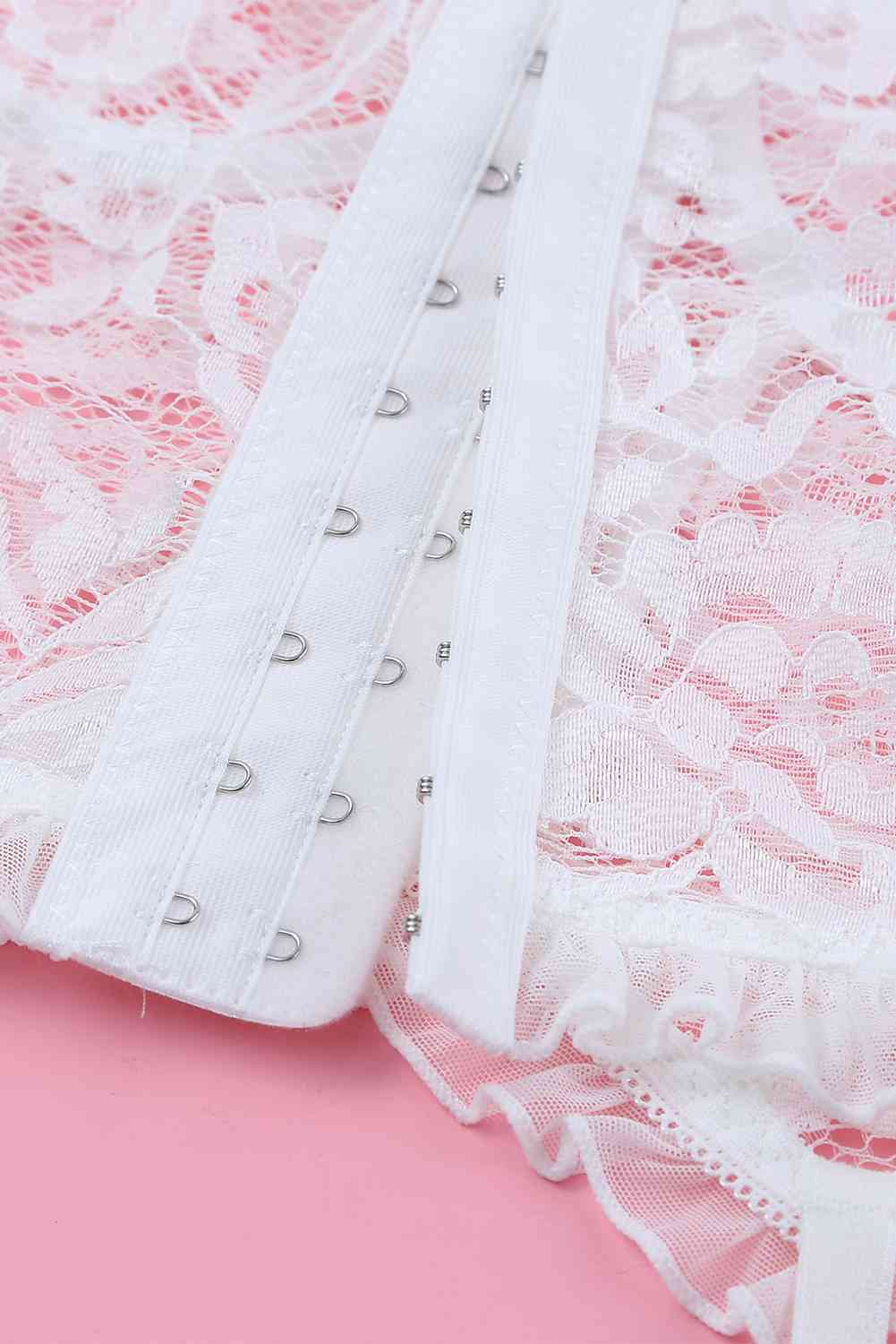 Ensemble de lingerie à lacets et volants