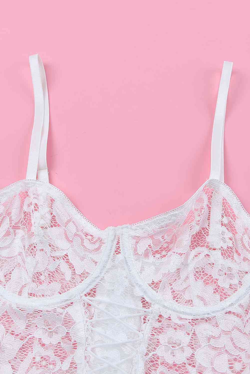Ensemble de lingerie à lacets et volants