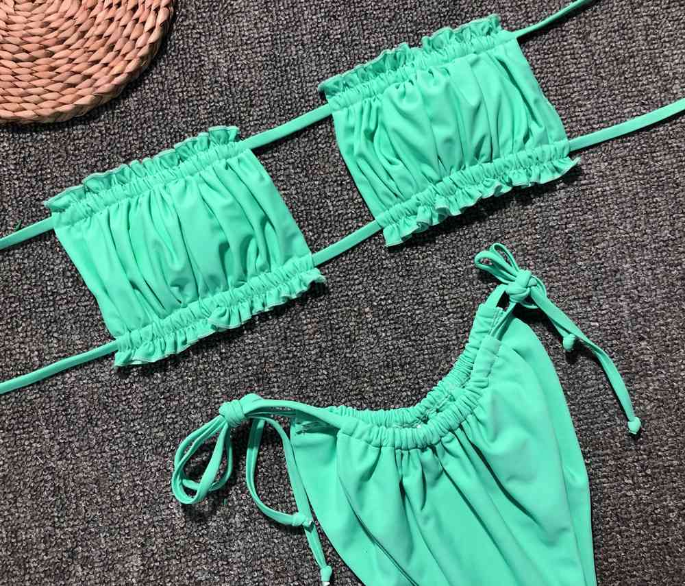 Ensemble de bikini froncé à volants