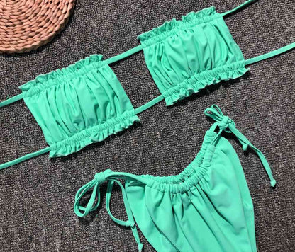 Ensemble de bikini froncé à volants