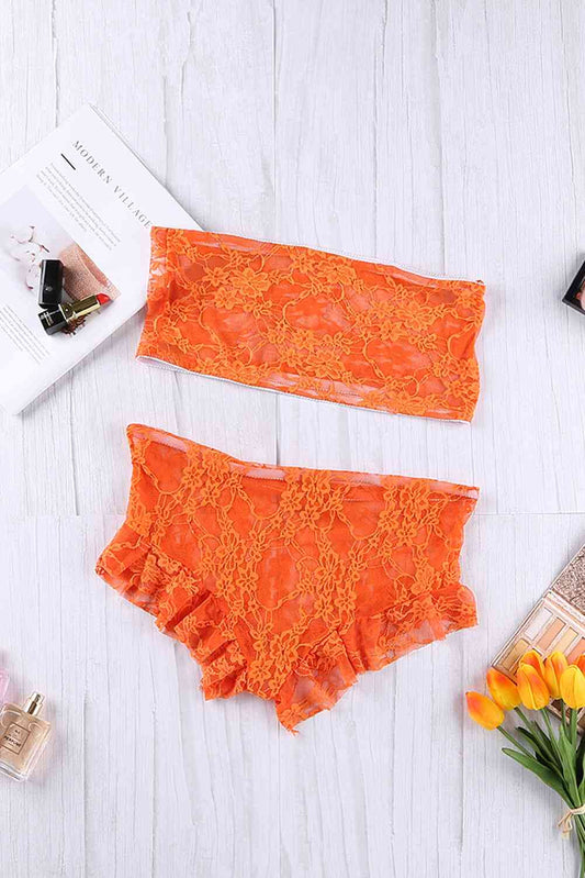 Ensemble de lingerie avec haut tube en dentelle et culotte à volants