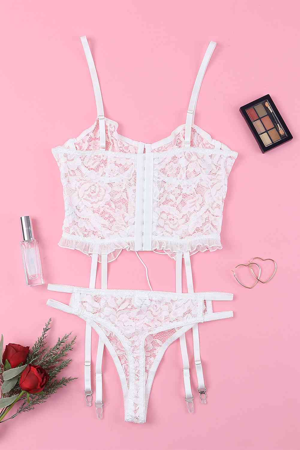 Ensemble de lingerie à lacets et volants